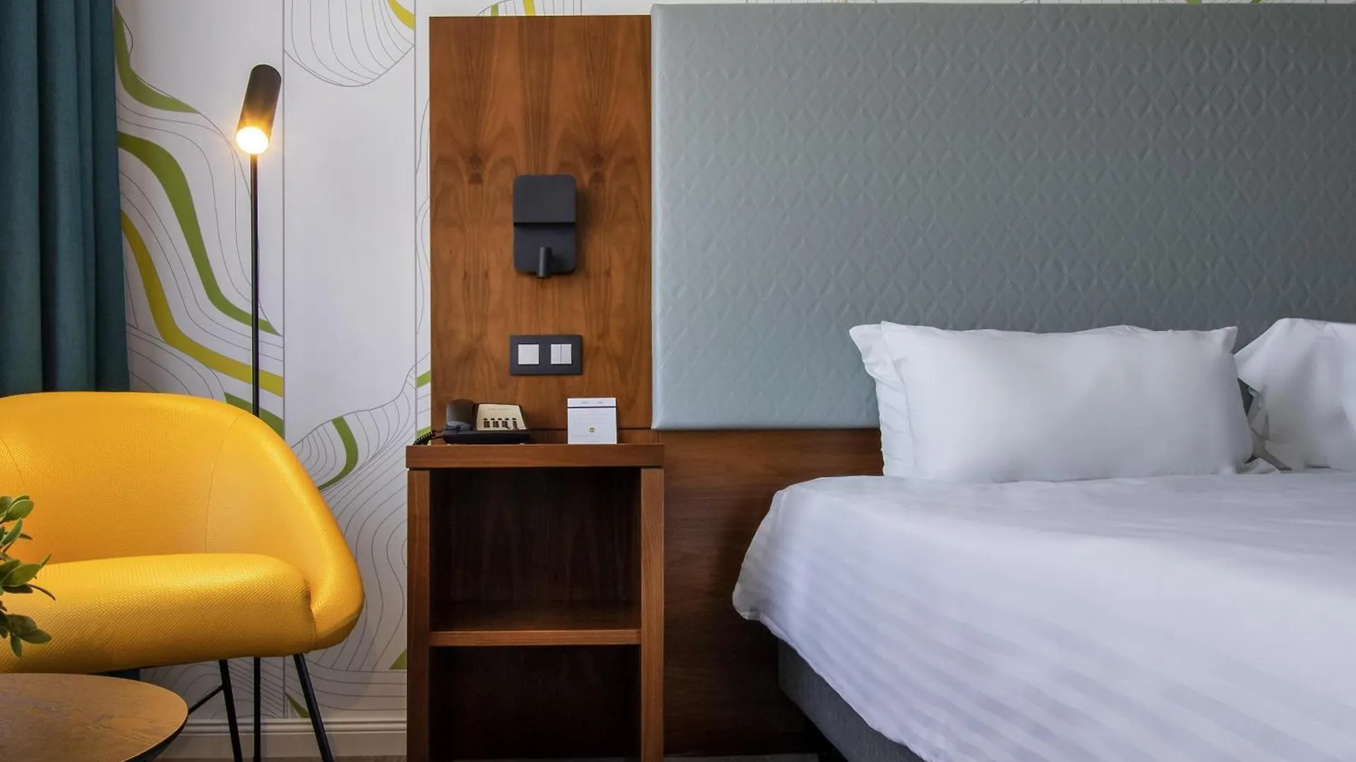 Mercure Antwerp City Centre 4*,